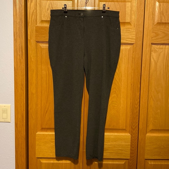 Chicos Ponte knit charcoal gray pants size 2 or large/12 - Picture 2 of 10